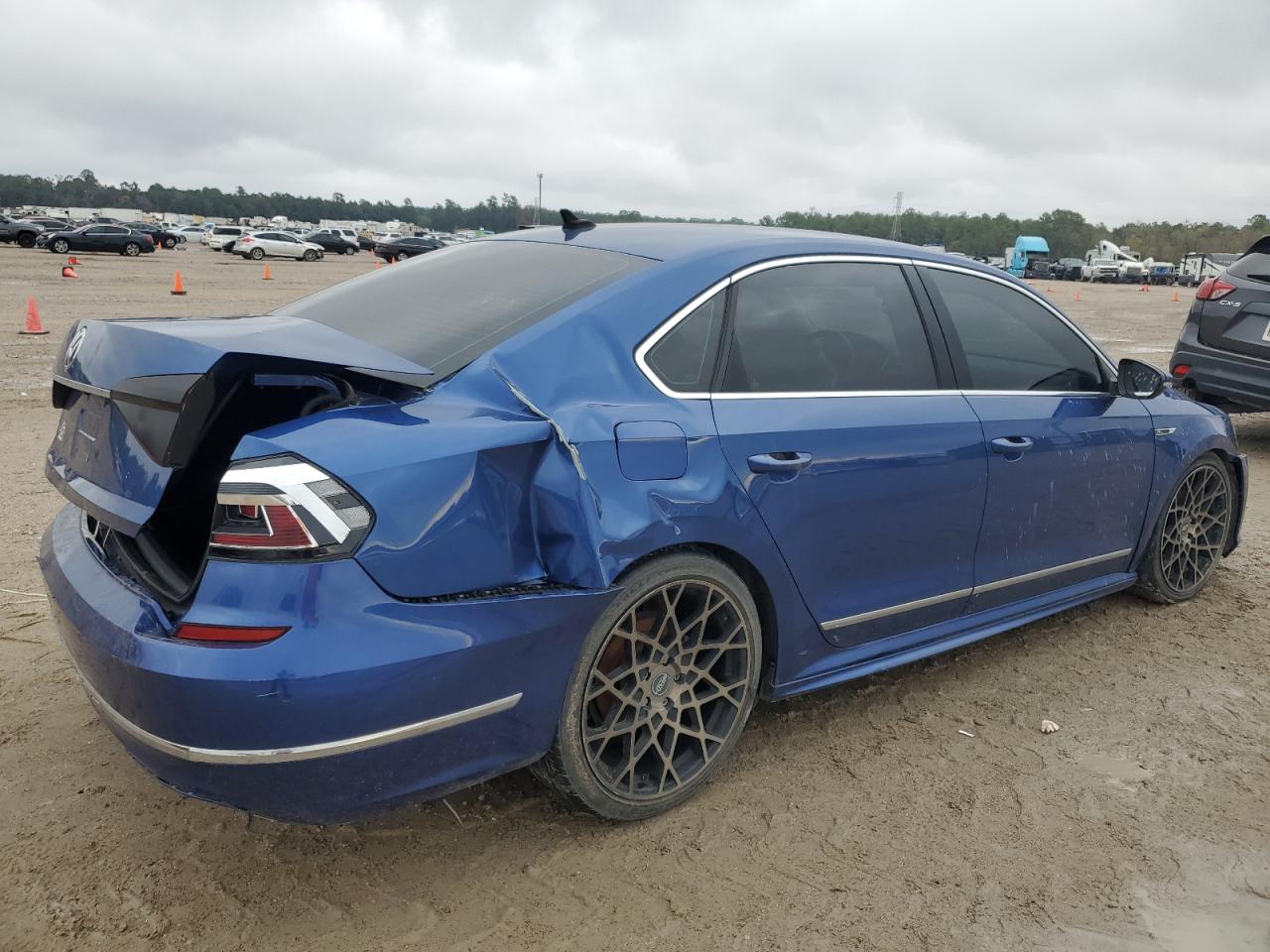Image 3 of 2017 VOLKSWAGEN PASSAT R-LINE 2017 with VIN 1VWDT7A30HC031198