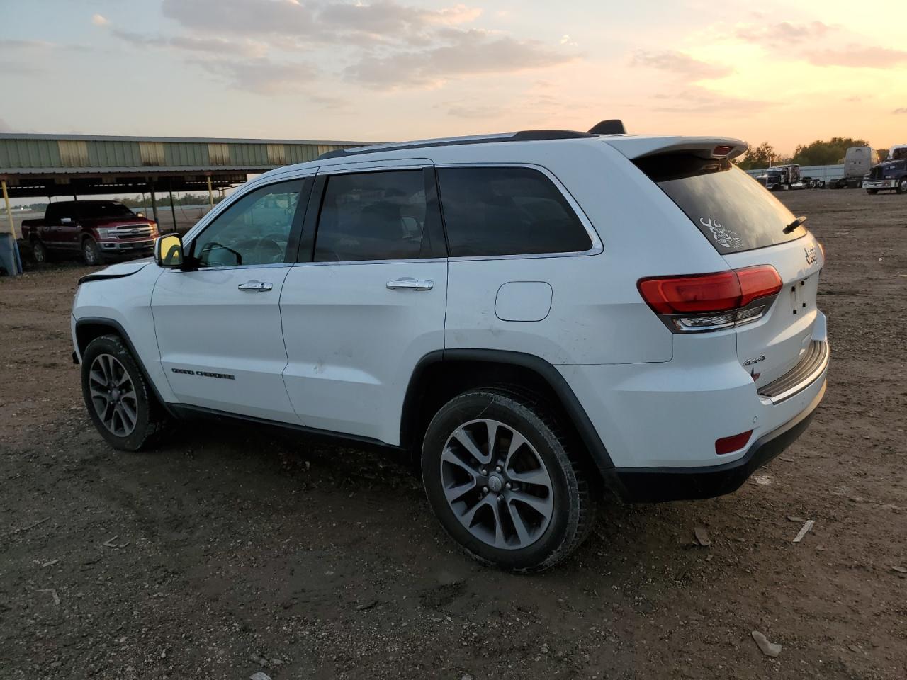 Image 2 of 2018 JEEP GRAND CHEROKEE LIMITED 2018 with VIN 1C4RJFBG5JC136741