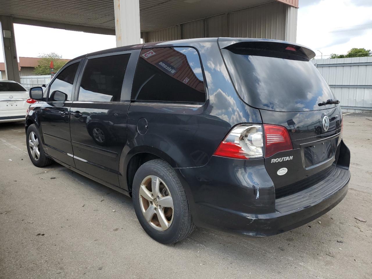 Obraz 2 z 2010 VOLKSWAGEN ROUTAN SE 2010 z VIN 2V4RW3D17AR296299