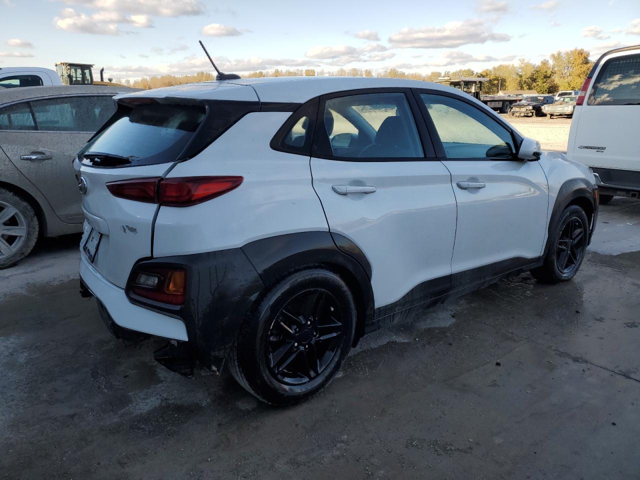 Изображение 3 2020 HYUNDAI KONA SE 2020 с VIN KM8K12AA8LU555408