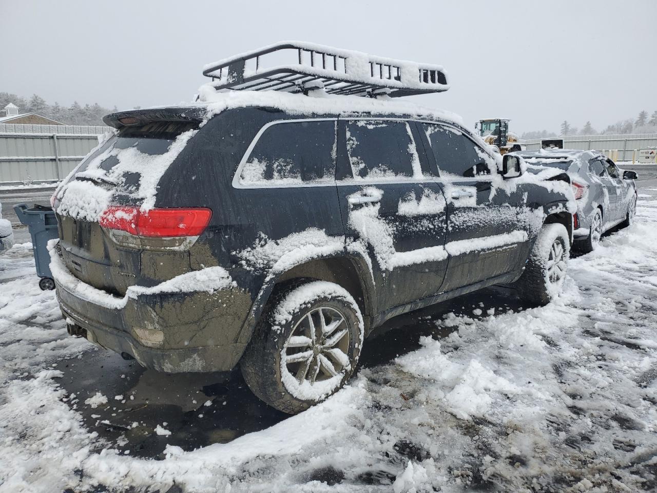 Image 3 of 2017 JEEP GRAND CHEROKEE LIMITED 2017 with VIN 1C4RJFBG9HC769463
