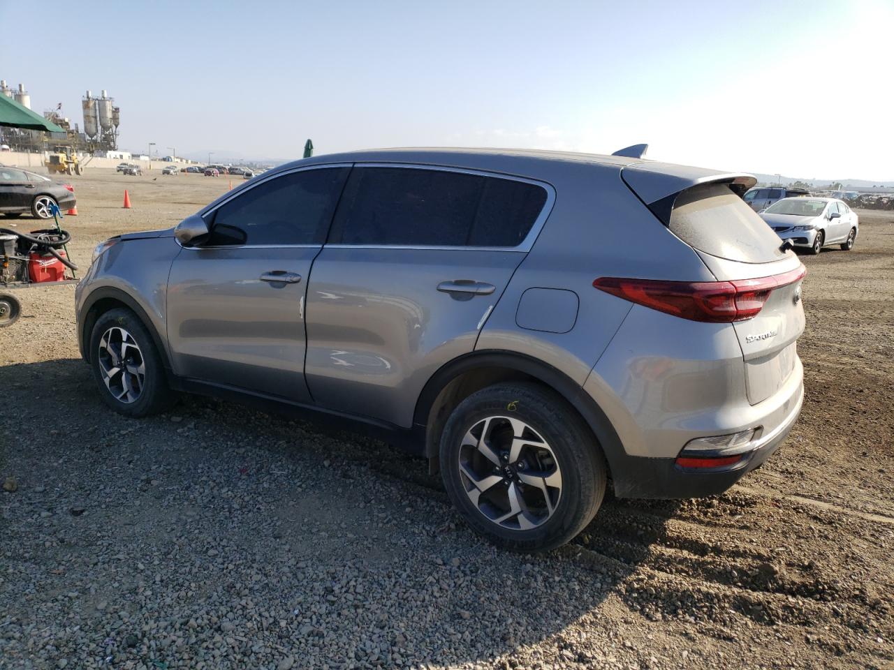 Image 2 of 2020 KIA SPORTAGE LX 2020 with VIN KNDPM3AC6L7635944