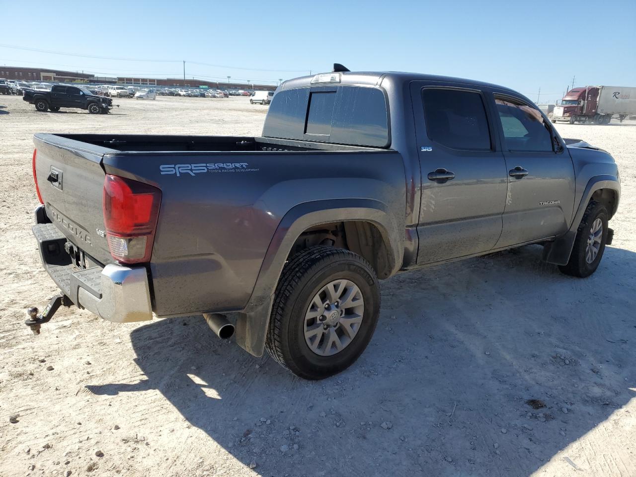 Image 3 of 2019 TOYOTA TACOMA DOUBLE CAB 2019 with VIN 5TFAZ5CNXKX086040