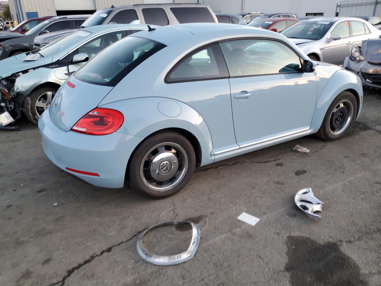 Изображение 3 2013 VOLKSWAGEN BEETLE  2013 с VIN 3VWHP7AT3DM634032