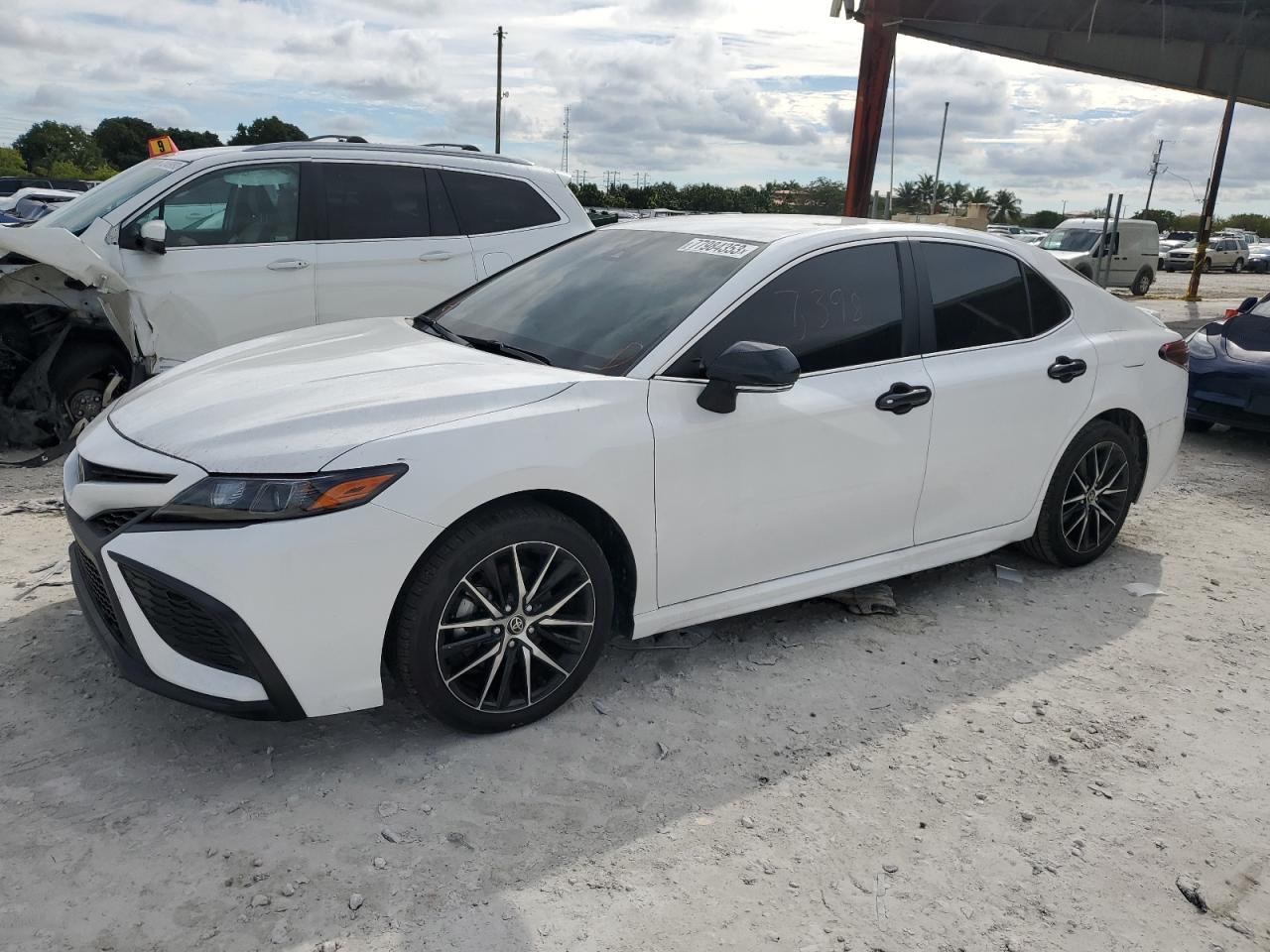 Image 1 of 2022 TOYOTA CAMRY SE 2022 with VIN 4T1T11AK6NU710144