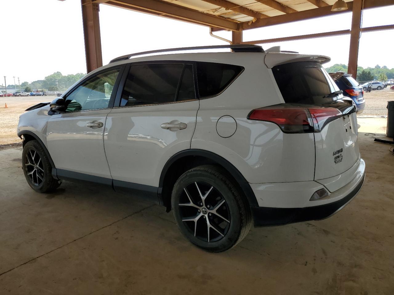 Изображение 2 2018 TOYOTA RAV4 SE 2018 с VIN JTMNFREV9JJ166008