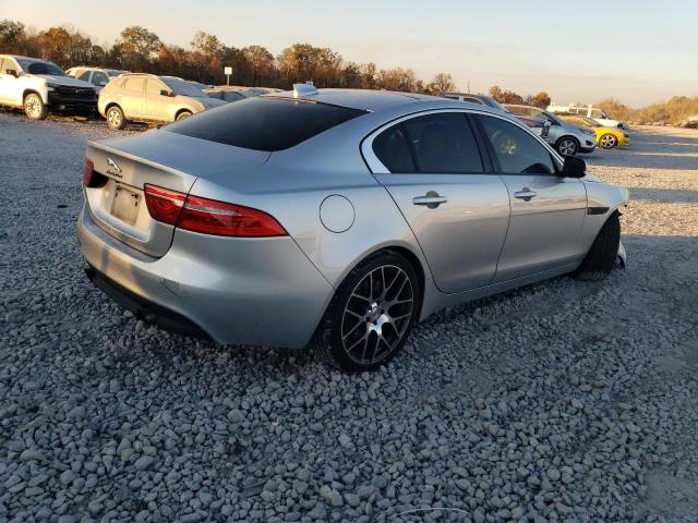 Obraz 3 z 2017 JAGUAR XE  2017 z VIN SAJAR4BG7HA973511