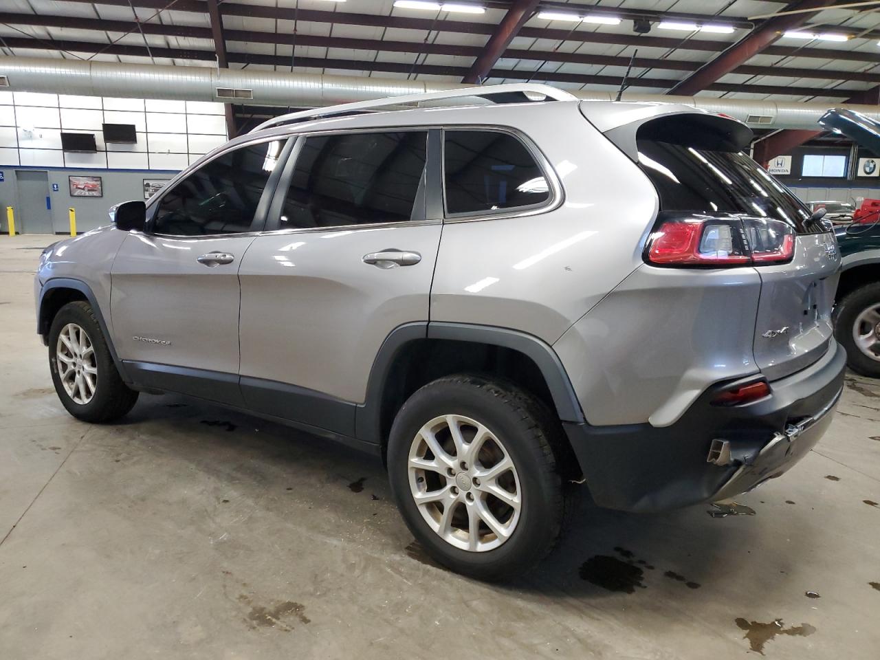 Image 2 of 2019 JEEP CHEROKEE LIMITED 2019 with VIN 1C4PJMDX3KD334433