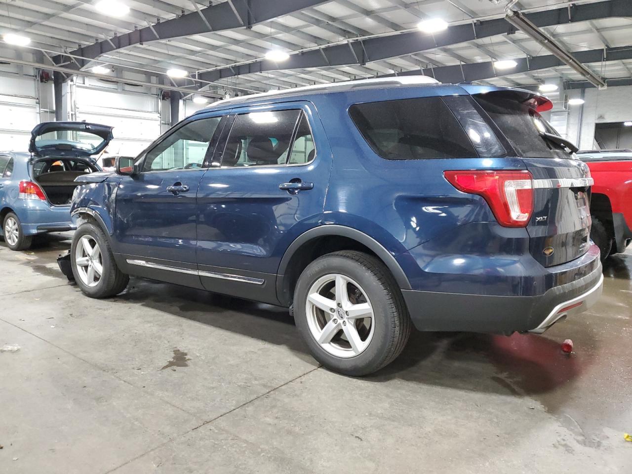 Изображение 2 2017 FORD EXPLORER XLT 2017 с VIN 1FM5K8DH0HGB68301