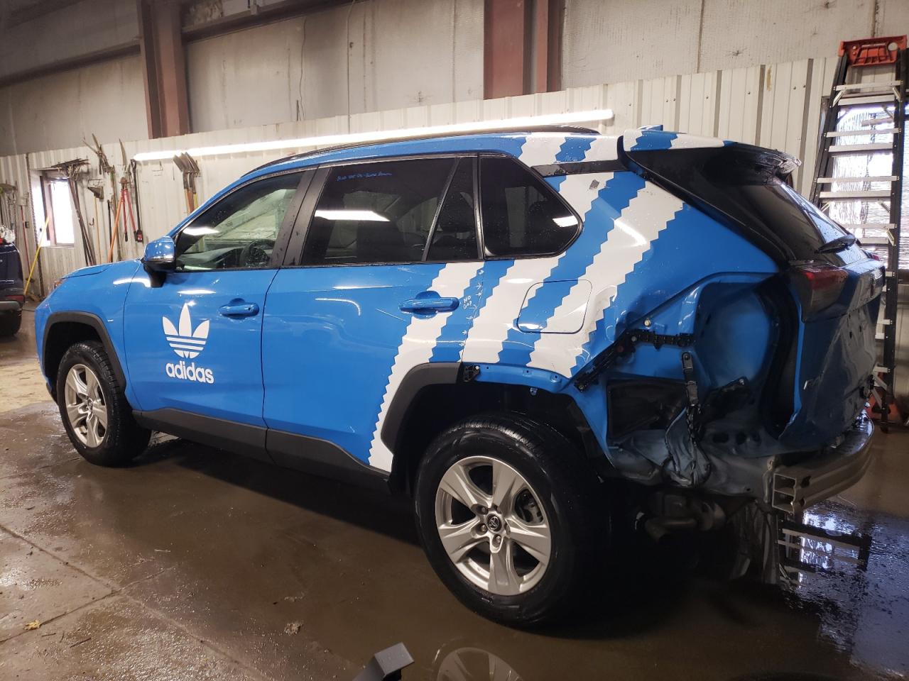 Image 2 of 2021 TOYOTA RAV4 XLE 2021 with VIN 2T3P1RFVXMC143608