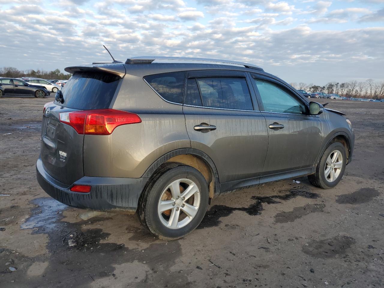 Image 3 of 2014 TOYOTA RAV4 XLE 2014 with VIN JTMRFREV7ED092416