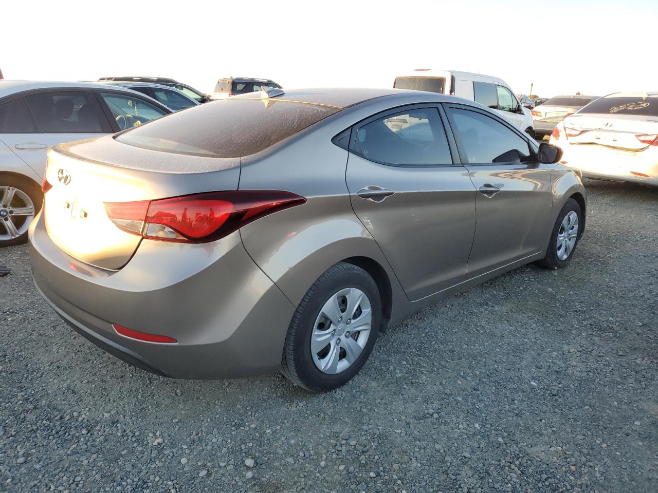 Изображение 3 2016 HYUNDAI ELANTRA SE 2016 с VIN 5NPDH4AE8GH699158