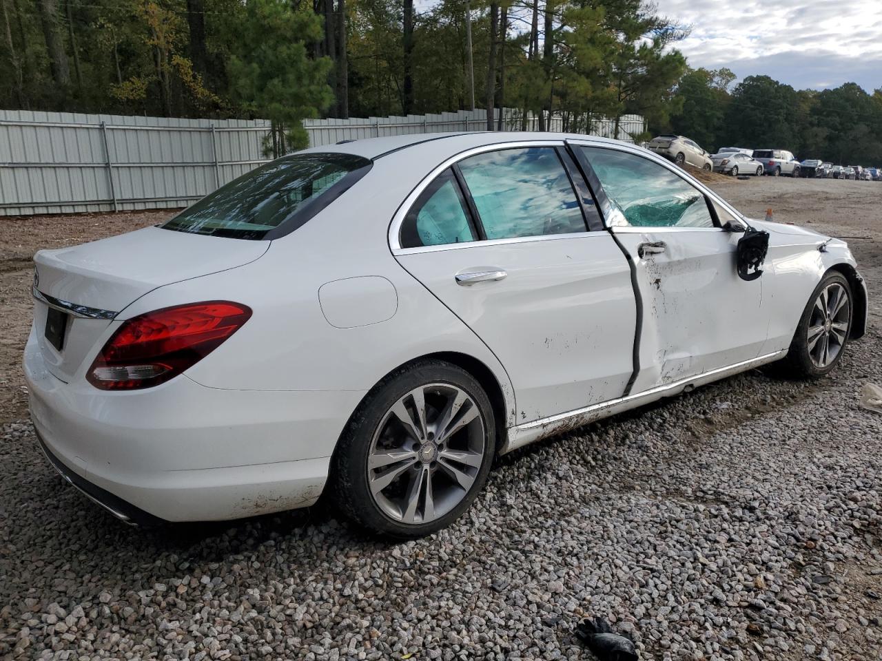 Изображение 3 2016 MERCEDES-BENZ C 300 2016 с VIN 55SWF4JB6GU124994
