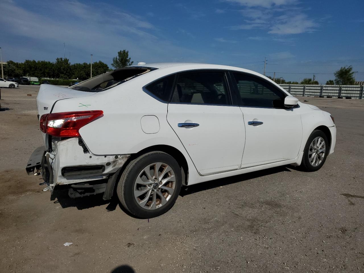Изображение 3 2019 NISSAN SENTRA S 2019 с VIN 3N1AB7AP1KY203493