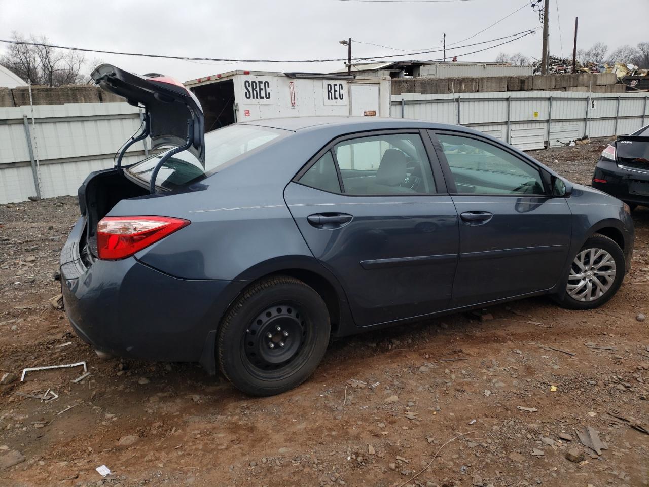Image 3 of 2019 TOYOTA COROLLA L 2019 with VIN 2T1BURHE6KC197315