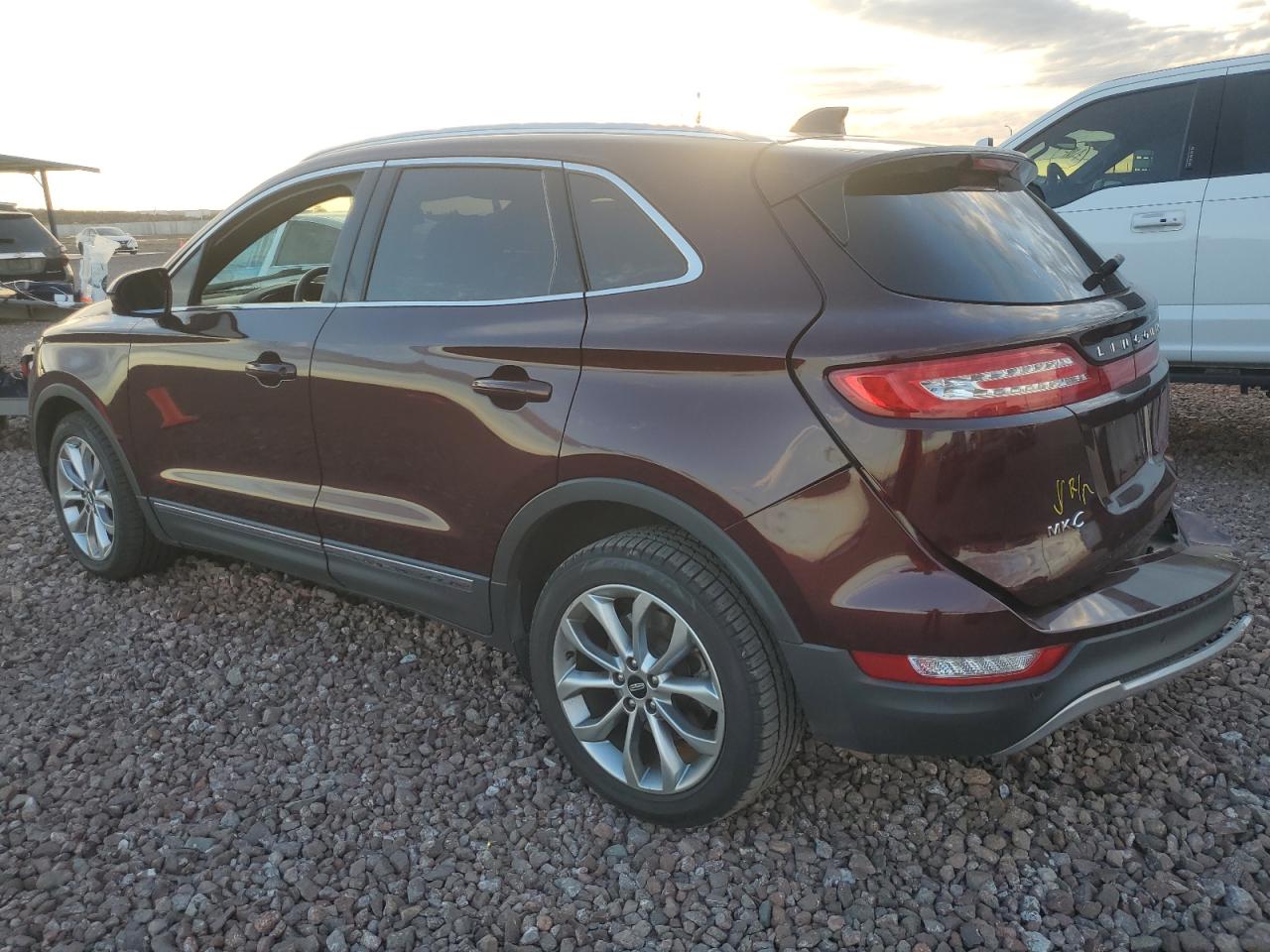 Image 2 of 2017 LINCOLN MKC SELECT 2017 with VIN 5LMCJ2C92HUL58004