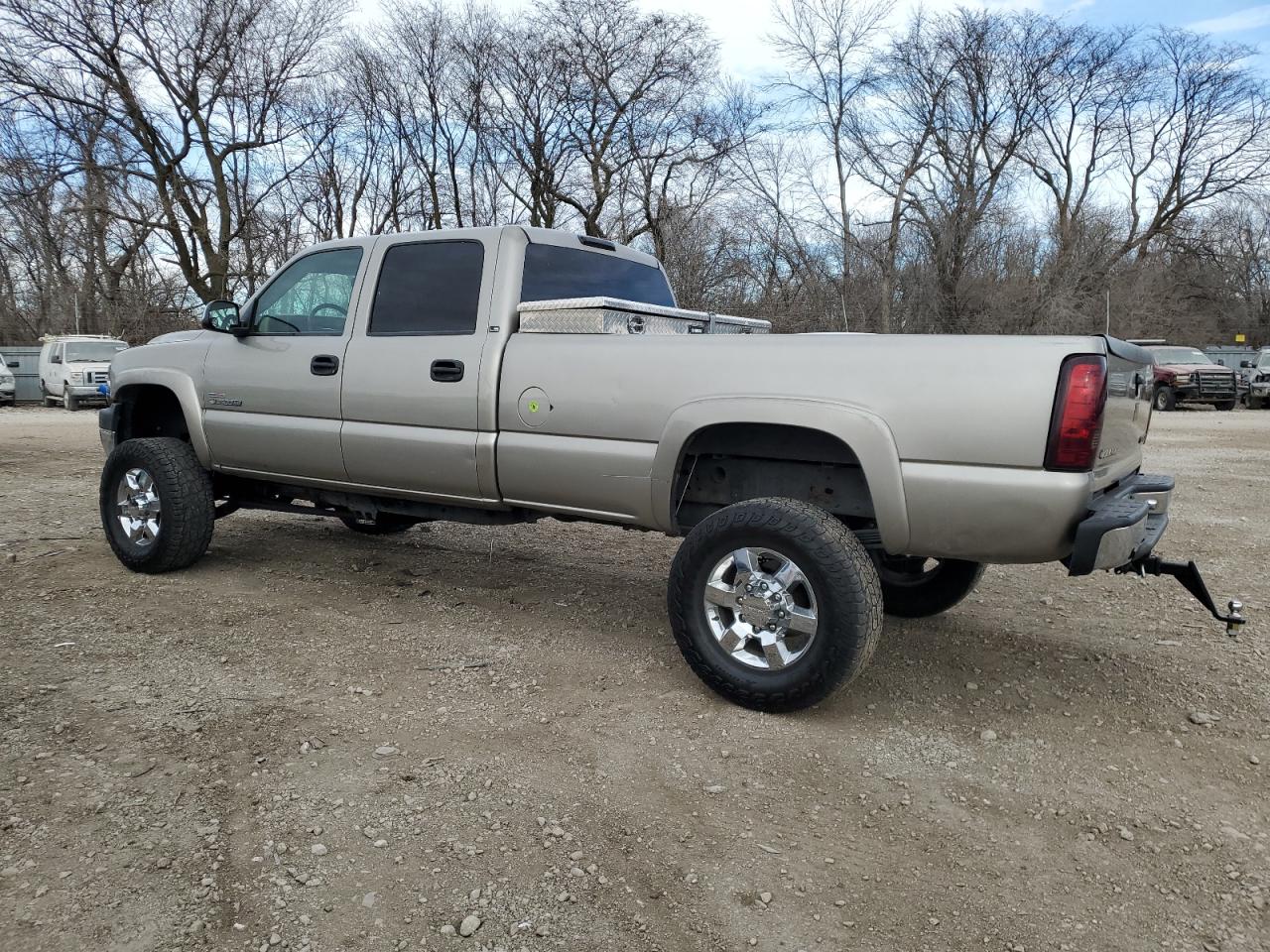 Изображение 2 2001 CHEVROLET SILVERADO K2500 HEAVY DUTY 2001 с VIN 1GCHK23131F184149