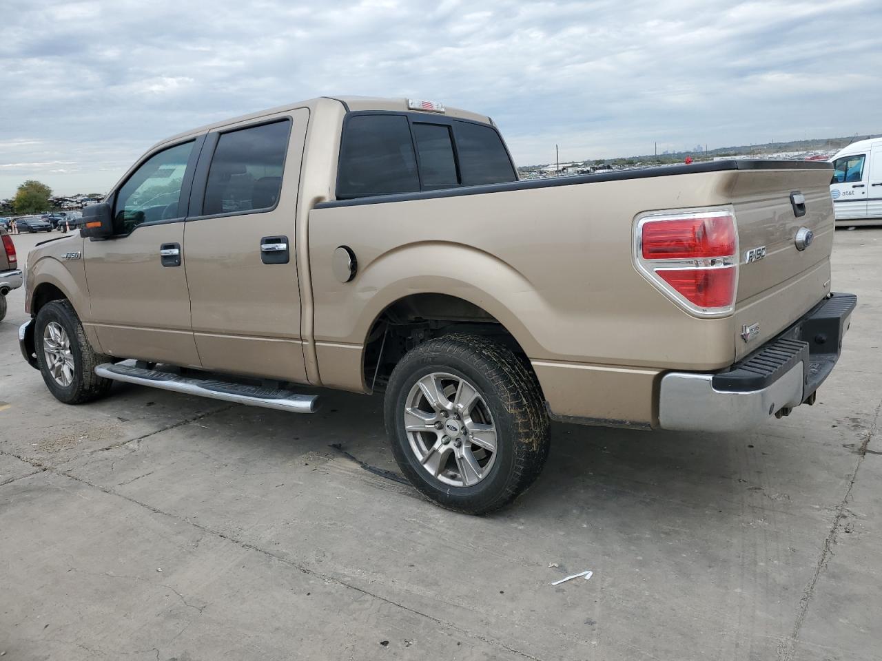 Image 2 of 2014 FORD F150 SUPERCREW 2014 with VIN 1FTFW1CF9EKD09587