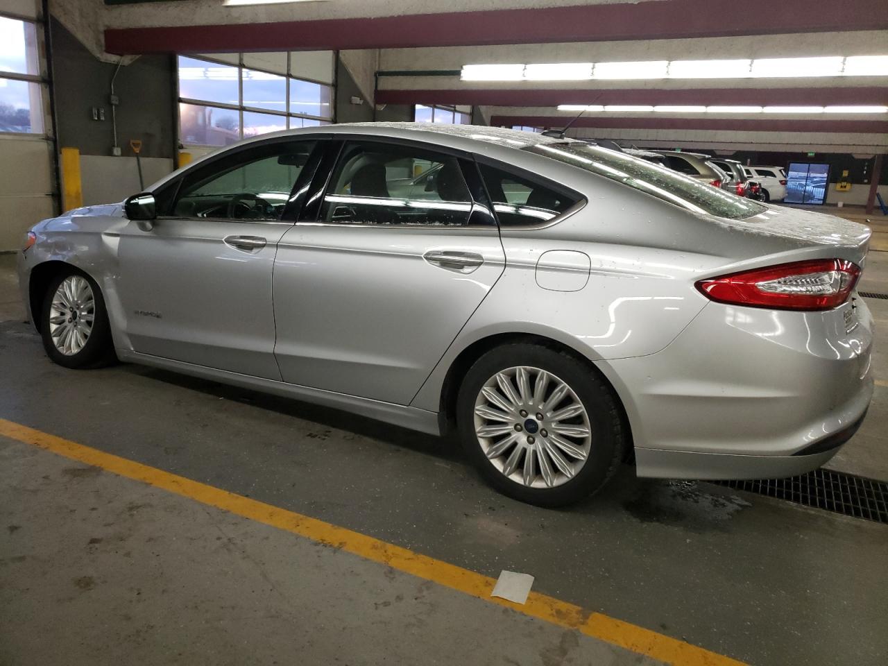 Изображение 2 2016 FORD FUSION SE HYBRID 2016 с VIN 3FA6P0LU4GR352115