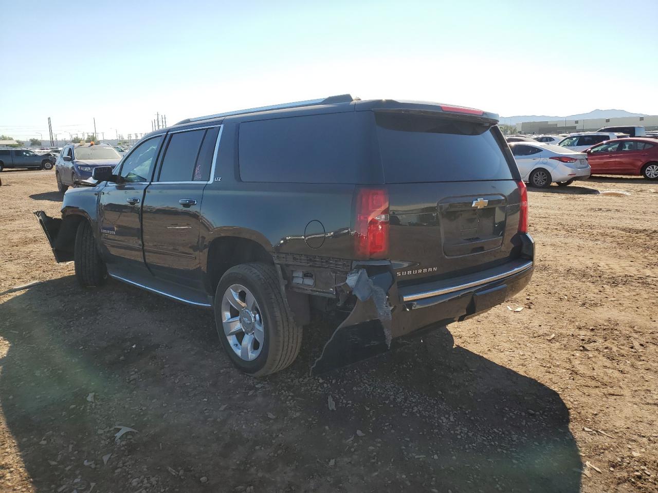 Image 3 of 2016 CHEVROLET SUBURBAN C1500 LTZ 2016 with VIN 1GNSCJKC0GR424644