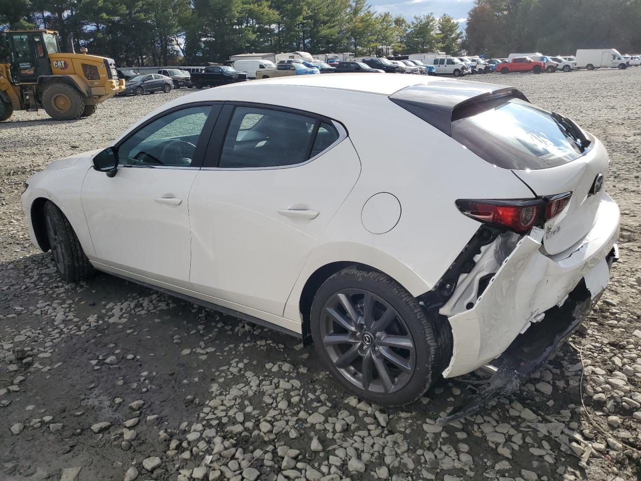 Image 2 of 2023 MAZDA 3 SELECT 2023 with VIN JM1BPAKM1P1618572