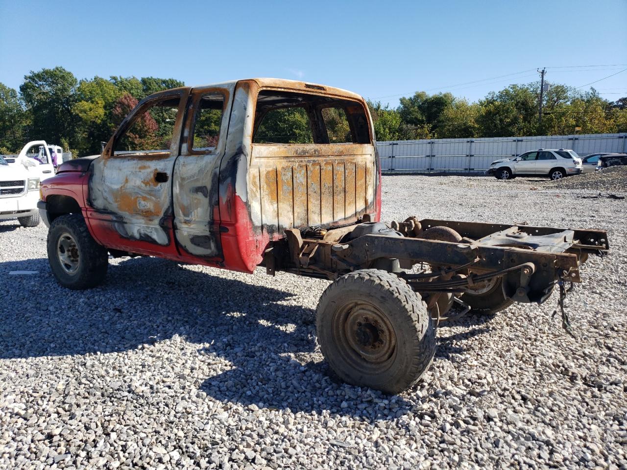 Image 2 of 1999 DODGE RAM 2500  1999 with VIN 1B7KF2362XJ549738