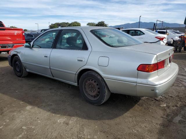 Obraz 2 z 2001 TOYOTA CAMRY CE 2001 z VIN JT2BG22K810604792