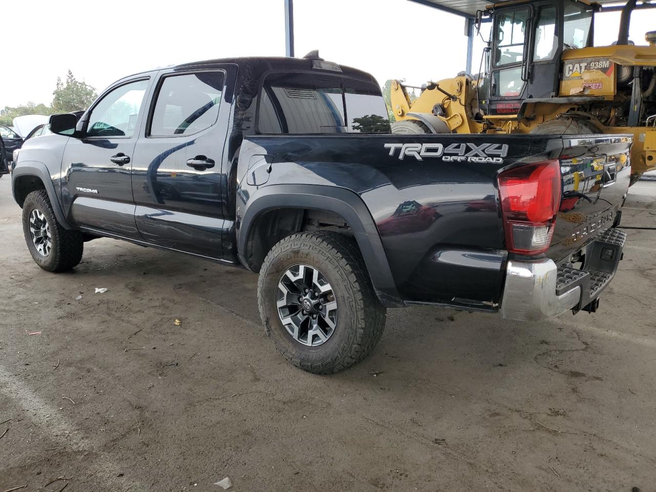 Obraz 2 z 2018 TOYOTA TACOMA DOUBLE CAB 2018 z VIN 3TMCZ5AN7JM142743