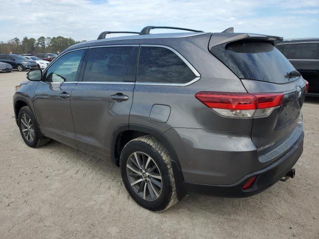 Image 2 of 2018 TOYOTA HIGHLANDER SE 2018 with VIN 5TDJZRFH4JS524102