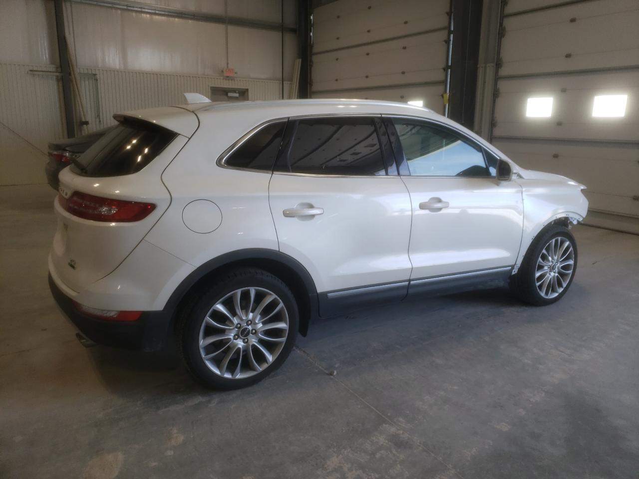 Image 3 of Lincoln Mkc Reserve 2016 with VIN 5LMCJ3C90GUJ21080