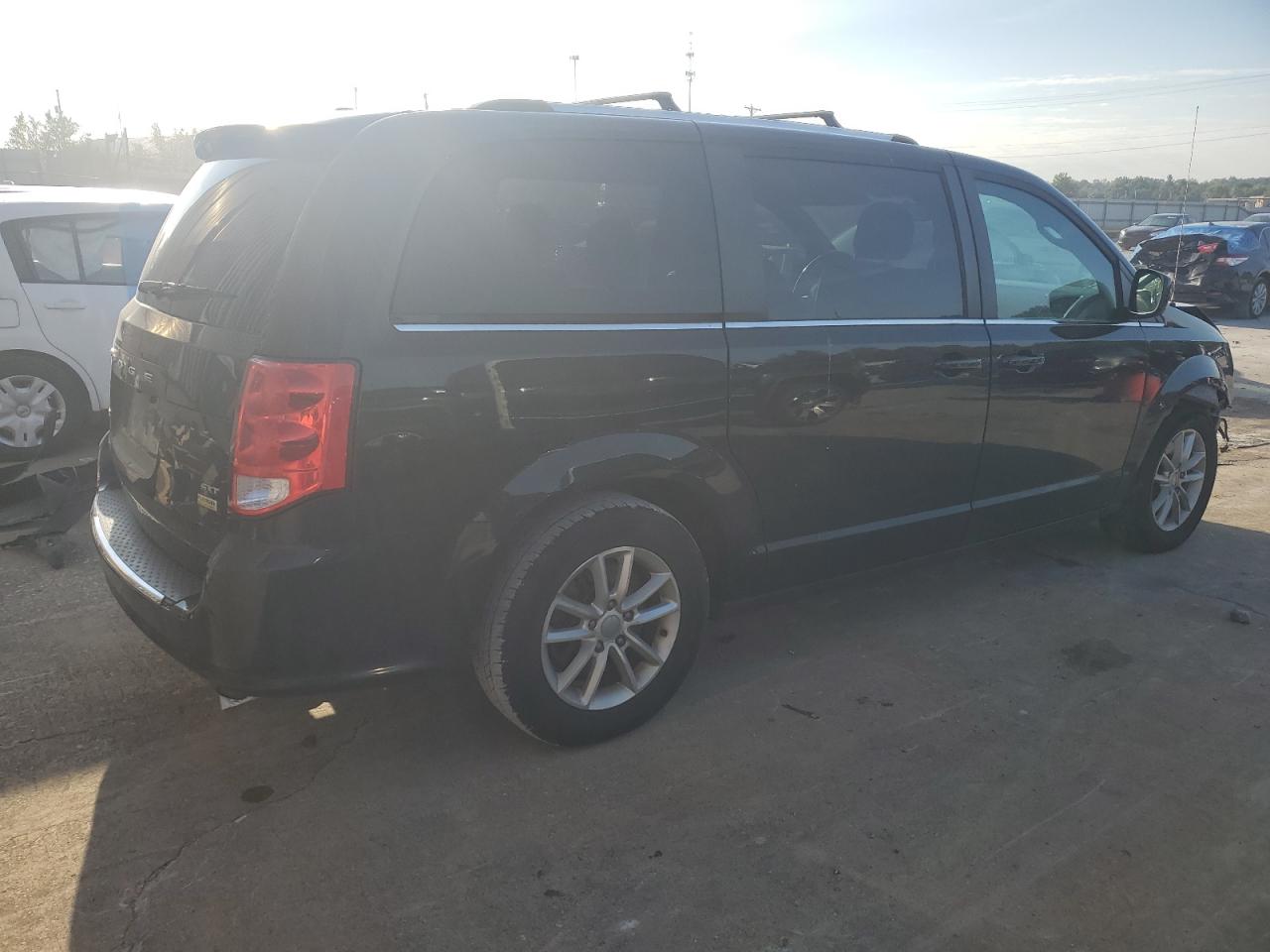 Изображение 3 2018 DODGE GRAND CARAVAN SXT 2018 с VIN 2C4RDGCG0JR297422