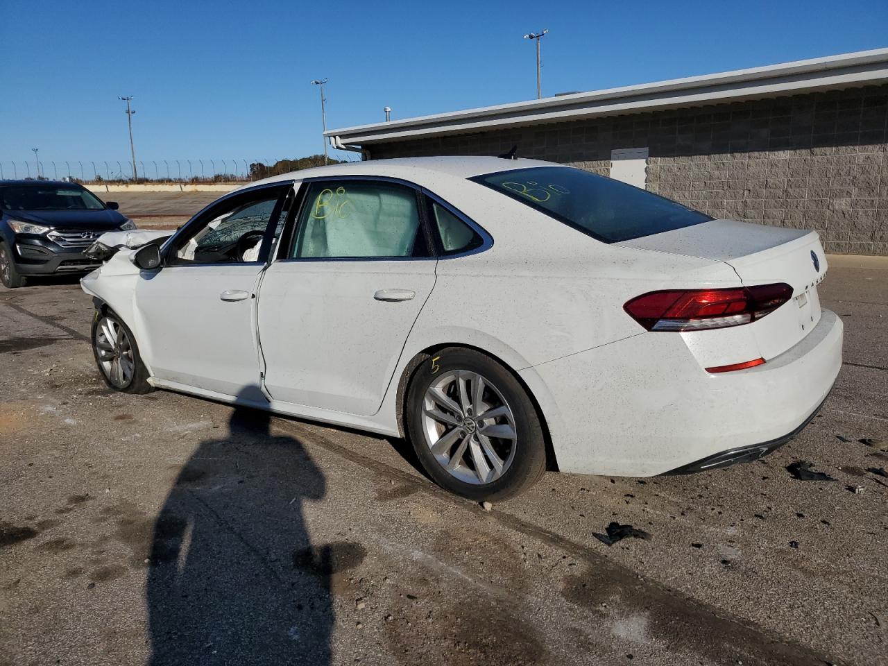 Image 2 of 2020 VOLKSWAGEN PASSAT SE 2020 with VIN 1VWSA7A3XLC001874
