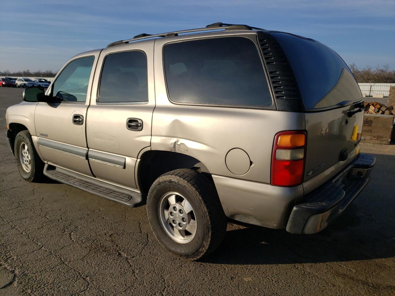 Image 2 of 2003 CHEVROLET TAHOE C1500 2003 with VIN 1GNEC13V33R211274