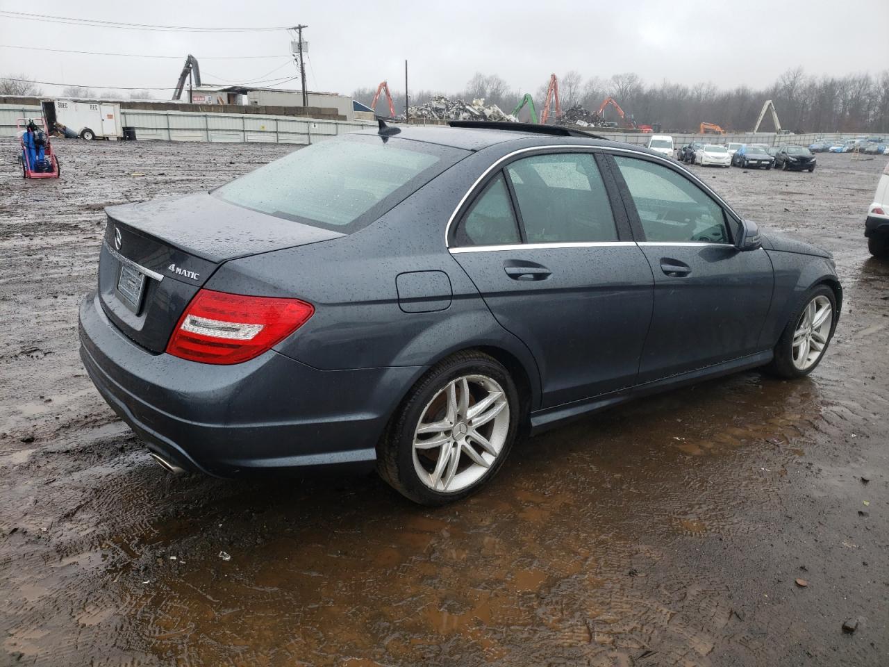Image 3 of 2013 MERCEDES-BENZ C 300 4MATIC 2013 with VIN WDDGF8AB7DR250094