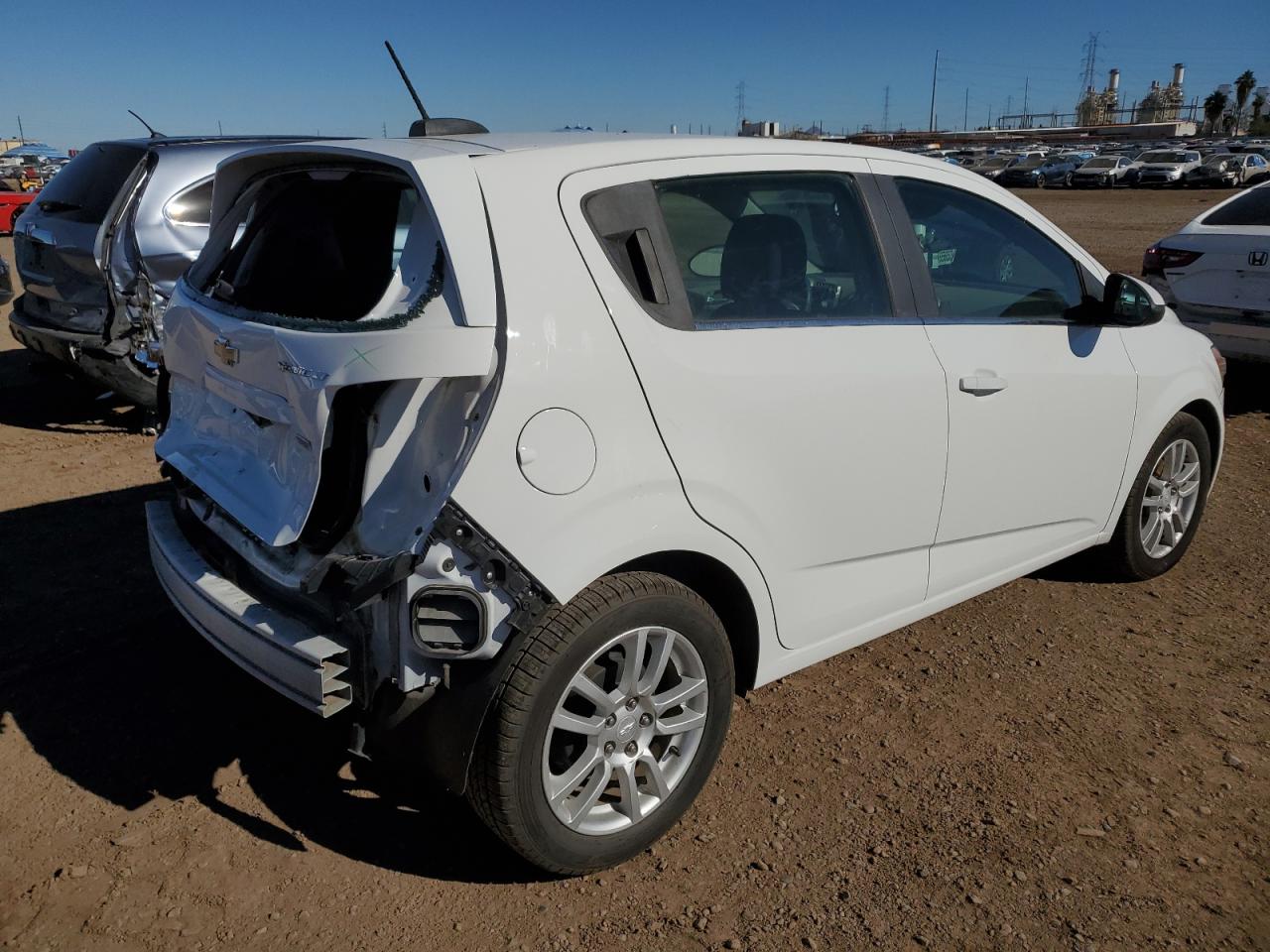 Obraz 3 z 2015 CHEVROLET SONIC LT 2015 z VIN 1G1JC6SB4F4176041