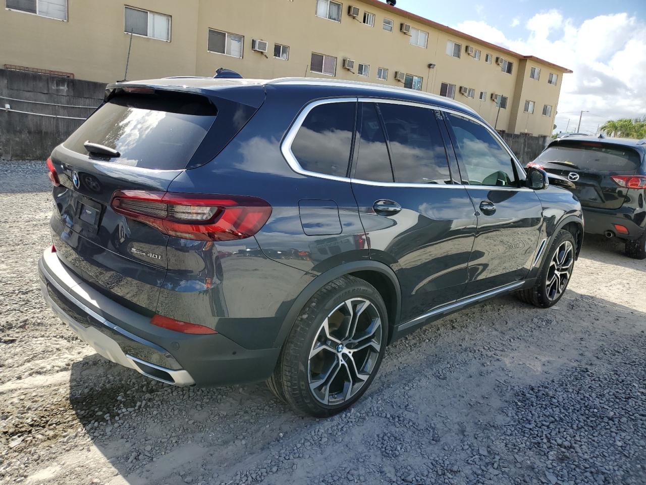 Obraz 3 z 2021 BMW X5 SDRIVE 40I 2021 z VIN 5UXCR4C07M9F21693