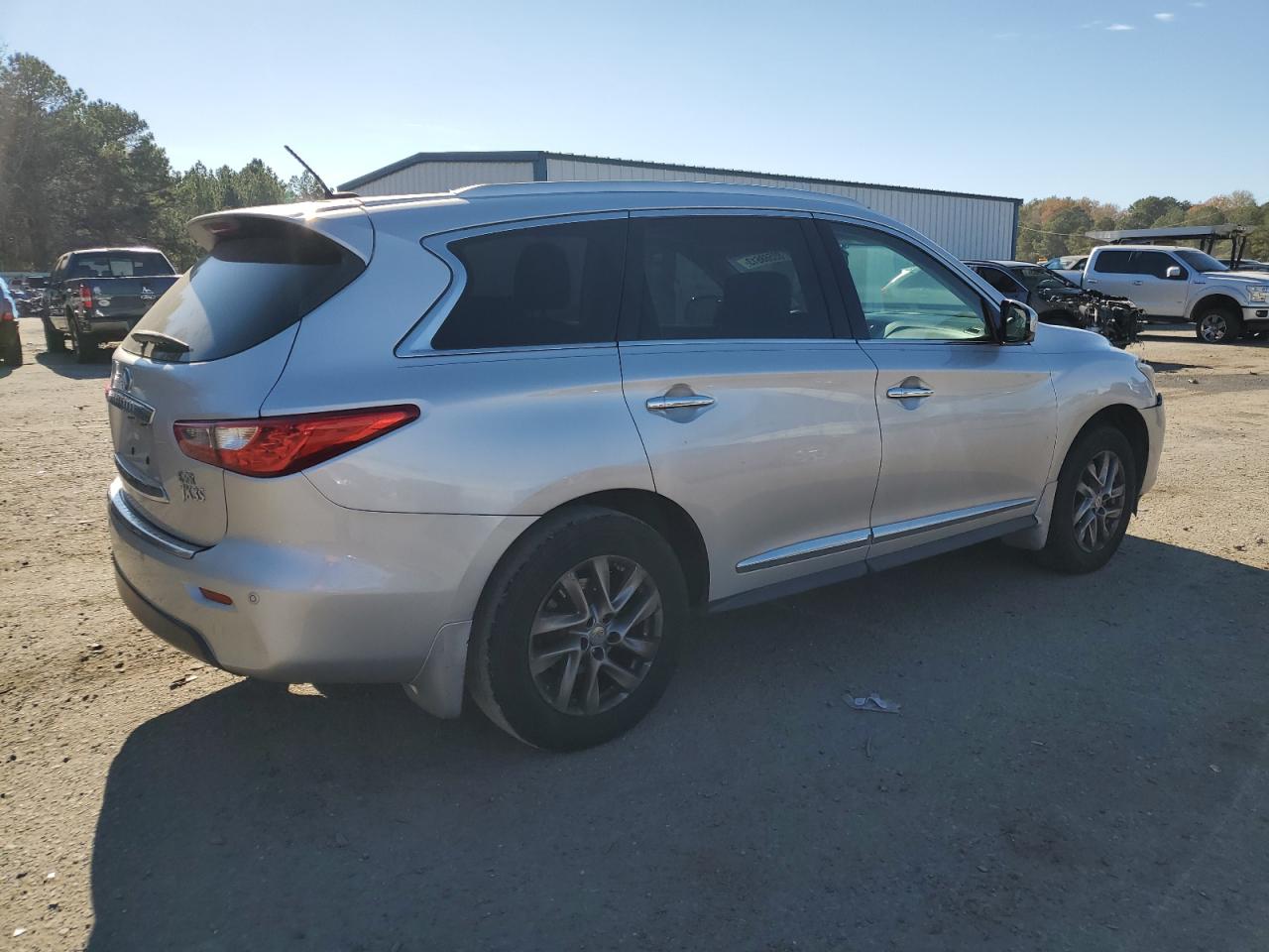 Image 3 of 2013 INFINITI JX35  2013 with VIN 5N1AL0MN0DC351556