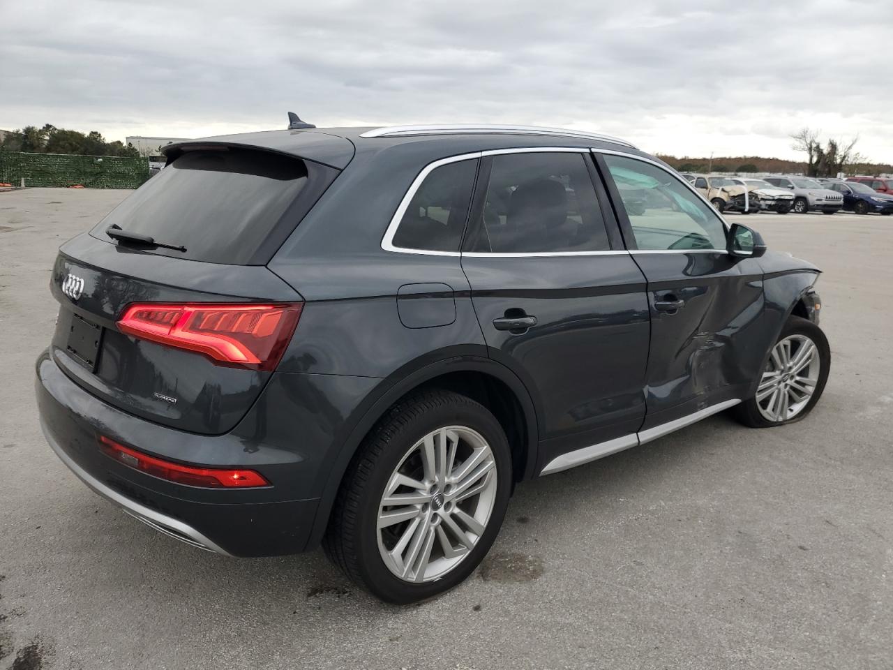 Obraz 3 z 2020 AUDI Q5 PREMIUM PLUS 2020 z VIN WA1BNAFY7L2059627