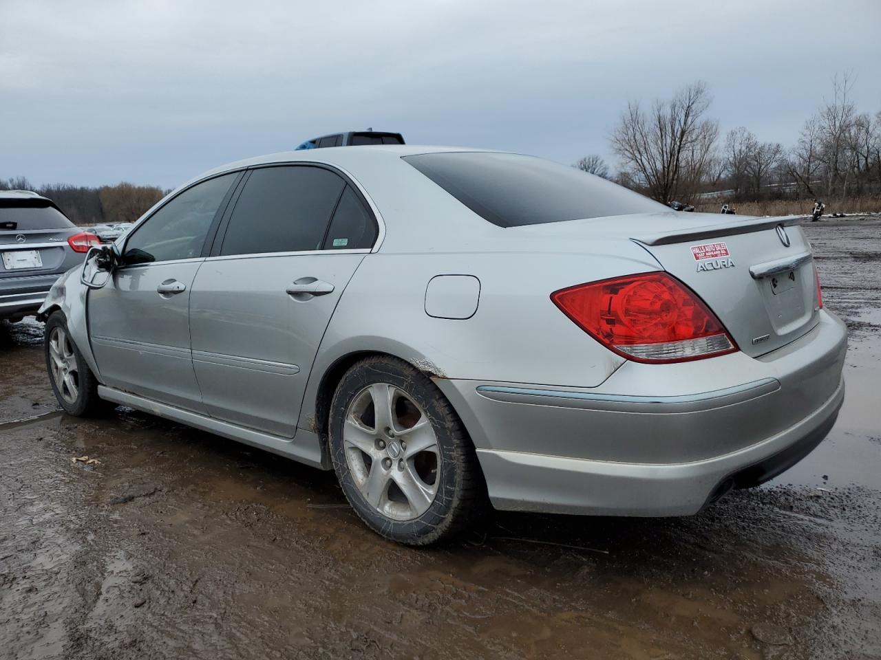 Image 2 of 2008 ACURA RL  2008 with VIN JH4KB16628C002202