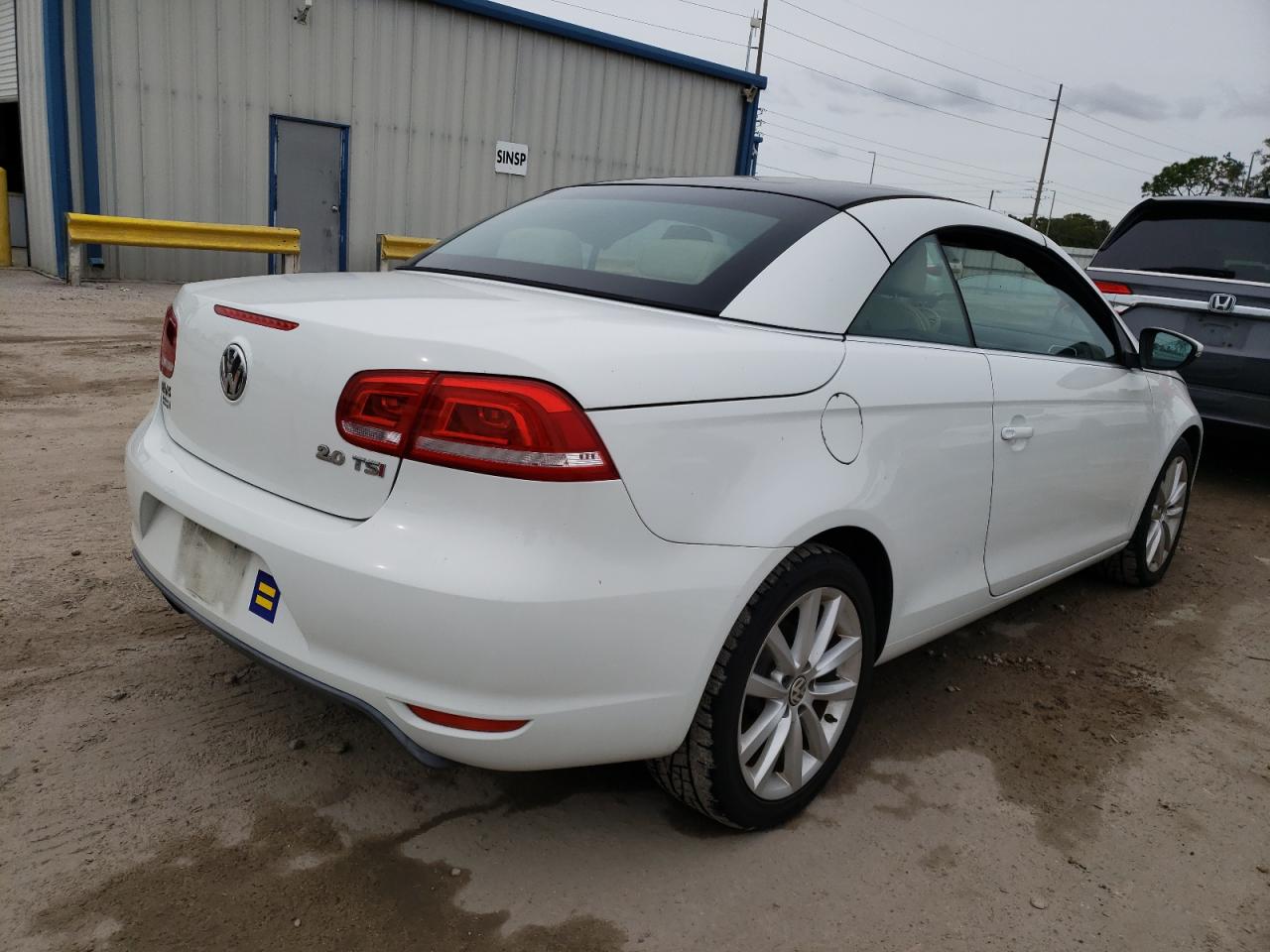Изображение 3 2016 VOLKSWAGEN EOS KOMFORT 2016 с VIN WVWBW8AH8GV000741