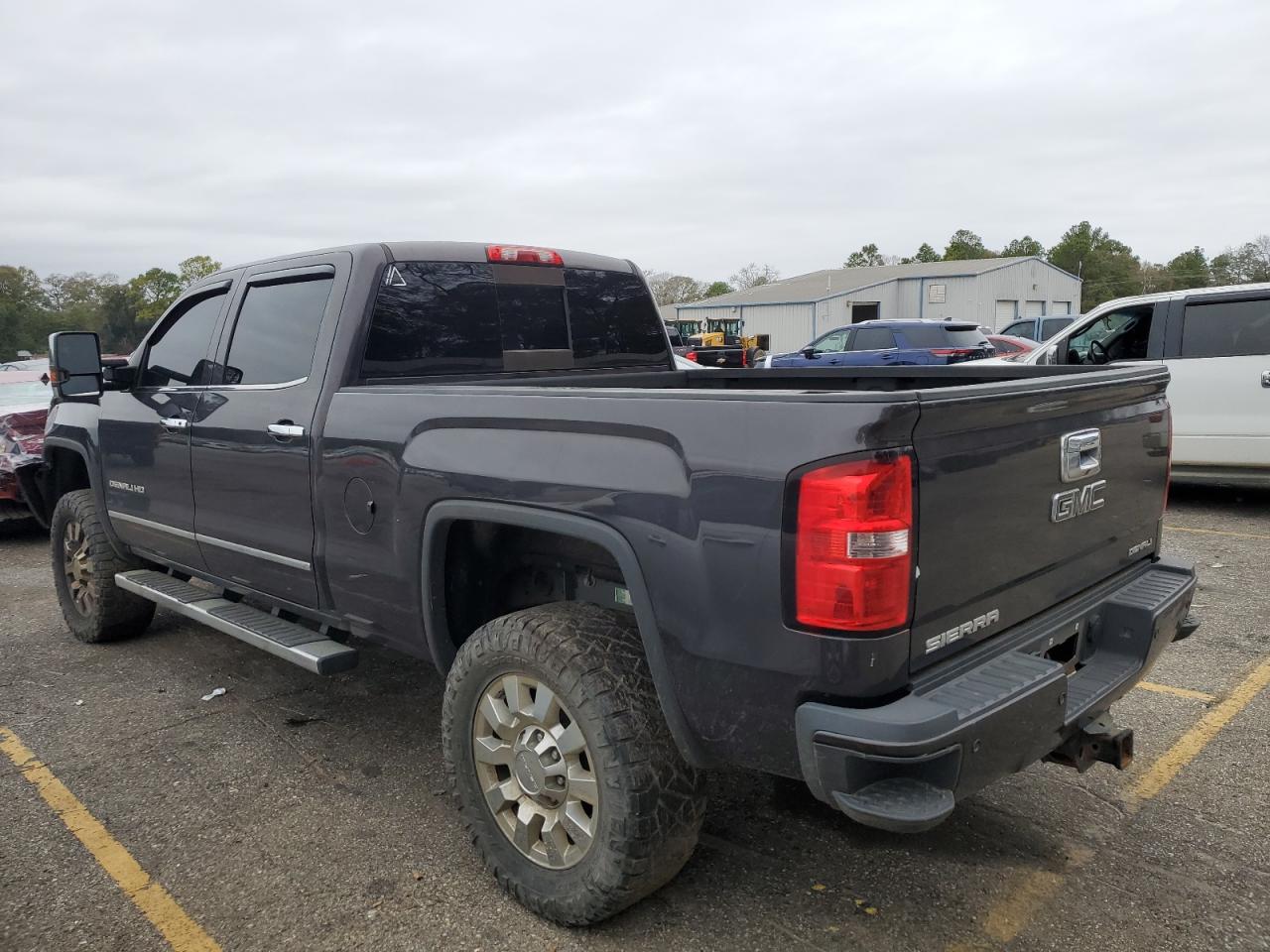 Obraz 2 z 2015 GMC SIERRA K2500 DENALI 2015 z VIN 1GT120E86FF173590