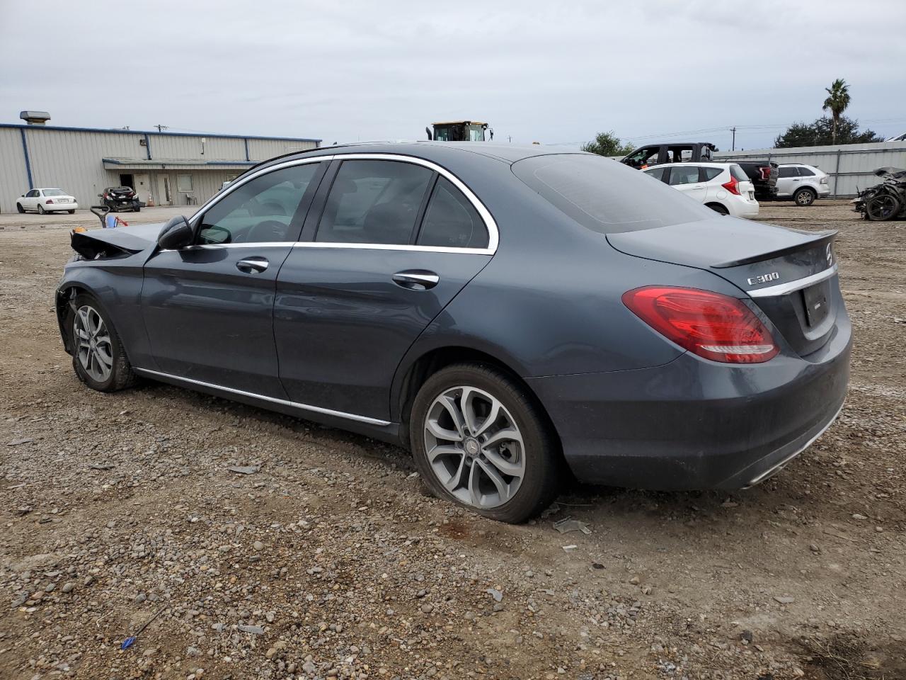 Изображение 2 2016 MERCEDES-BENZ C 300 2016 с VIN 55SWF4JB9GU102150