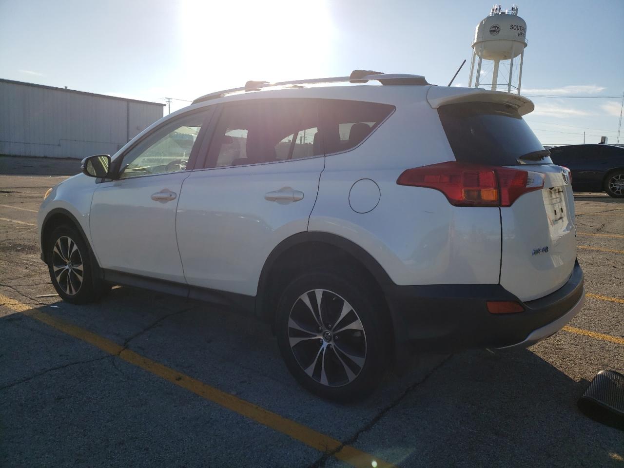 Изображение 2 2015 TOYOTA RAV4 LIMITED 2015 с VIN JTMDFREV1FD167395