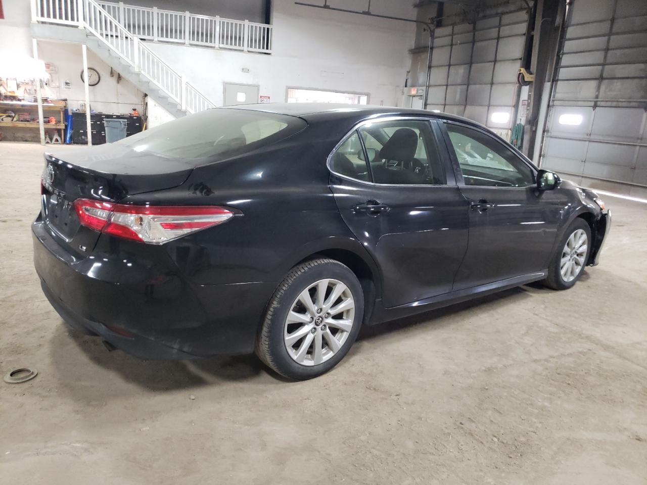 Изображение 3 2018 TOYOTA CAMRY L 2018 с VIN JTNB11HK5J3071224