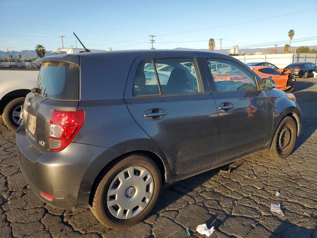 Obraz 3 z 2011 TOYOTA SCION XD  2011 z VIN JTKKU4B48B1012178
