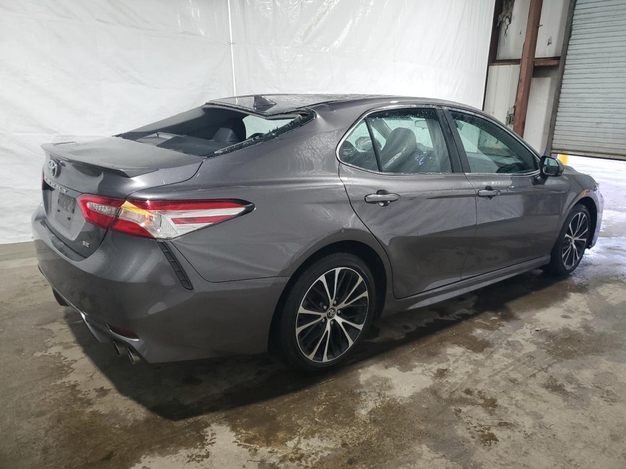 Obraz 3 z 2020 TOYOTA CAMRY SE 2020 z VIN 4T1G11AK3LU325199