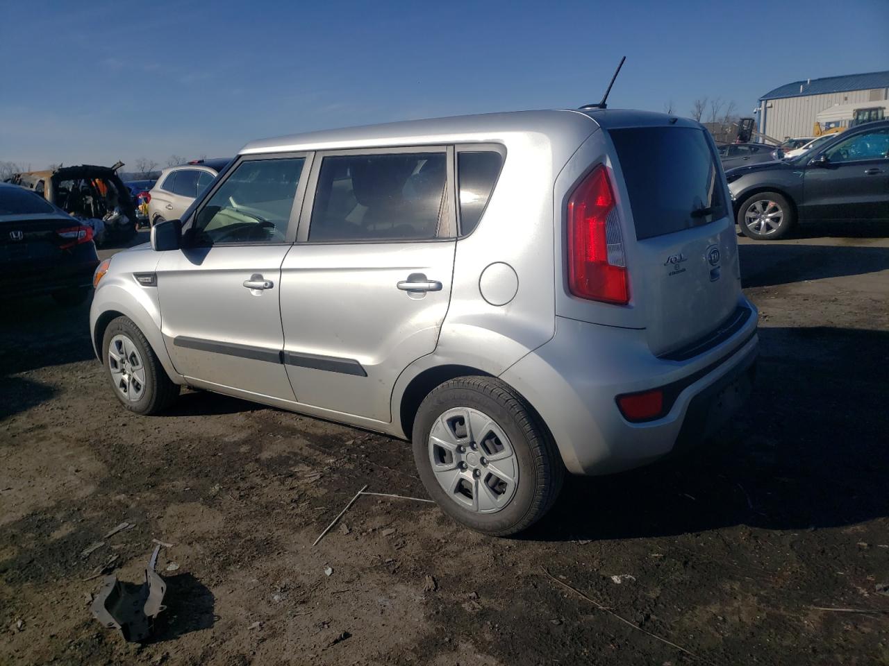 Изображение 2 2012 KIA SOUL  2012 с VIN KNDJT2A59C7471075