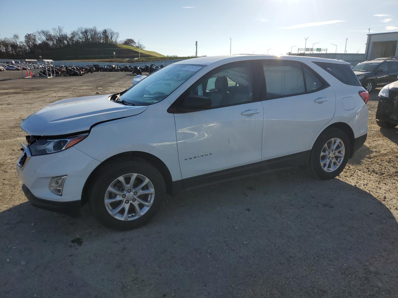 Image 1 of 2018 CHEVROLET EQUINOX LS 2018 with VIN 2GNAXHEV4J6148171