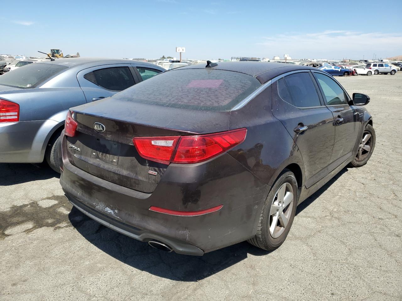 Obraz 3 z 2015 KIA OPTIMA LX 2015 z VIN 5XXGM4A75FG439658