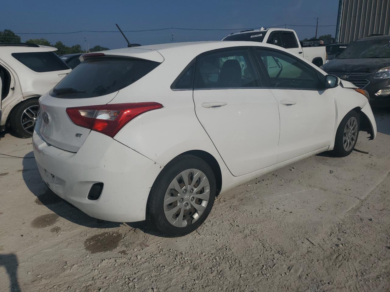 Image 3 of 2017 HYUNDAI ELANTRA GT  2017 with VIN KMHD35LH8HU374038